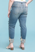 Load image into Gallery viewer, Judy Blue Relaxed Fit Cuffed Destroyed
