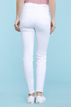 Load image into Gallery viewer, Judy Blue Ankle Fray Destroyed Skinny White

