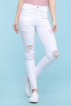 Load image into Gallery viewer, Judy Blue Ankle Fray Destroyed Skinny White
