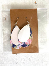 Load image into Gallery viewer, Handmade Earrings
