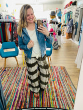 Load image into Gallery viewer, Everyday Denim Jacket
