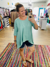 Load image into Gallery viewer, Side Point Knit Tunic
