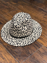 Load image into Gallery viewer, Wool Leopard Hat with Accent Buckle
