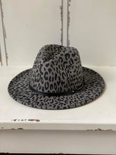 Load image into Gallery viewer, Wool Leopard Hat with Accent Buckle
