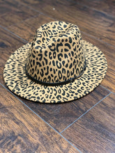 Load image into Gallery viewer, Wool Leopard Hat with Accent Buckle
