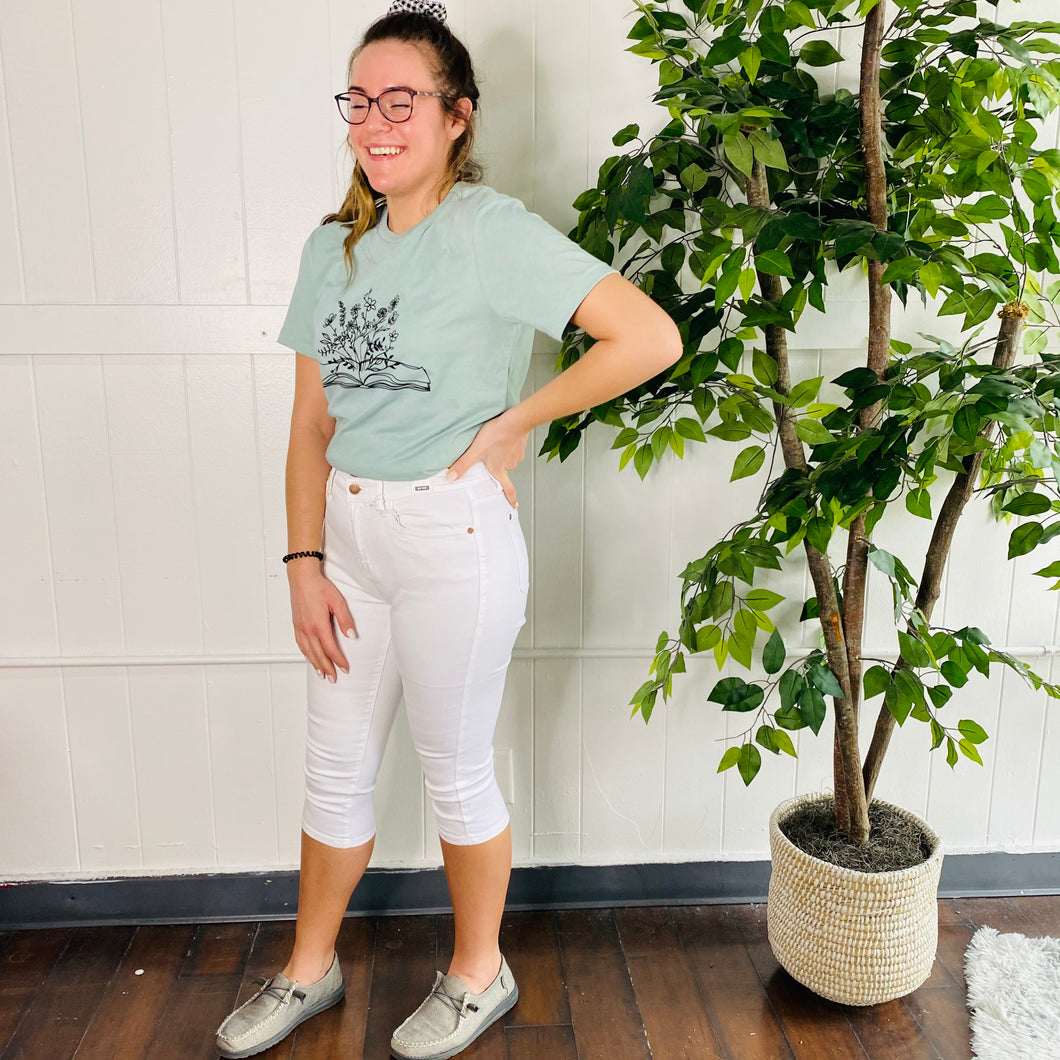Judy Blue Mid Rise White Capris